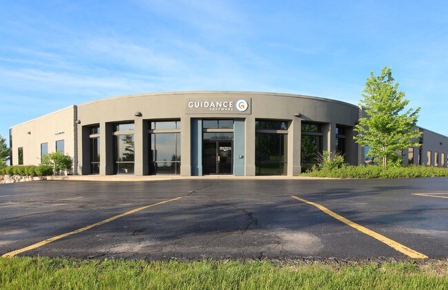 More details for W223N608 Saratoga Dr, Waukesha, WI - Office for Sale