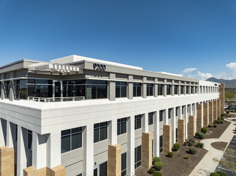 9200 E Pima Center, Scottsdale, AZ à louer - Photo du bâtiment - Image 2 de 10