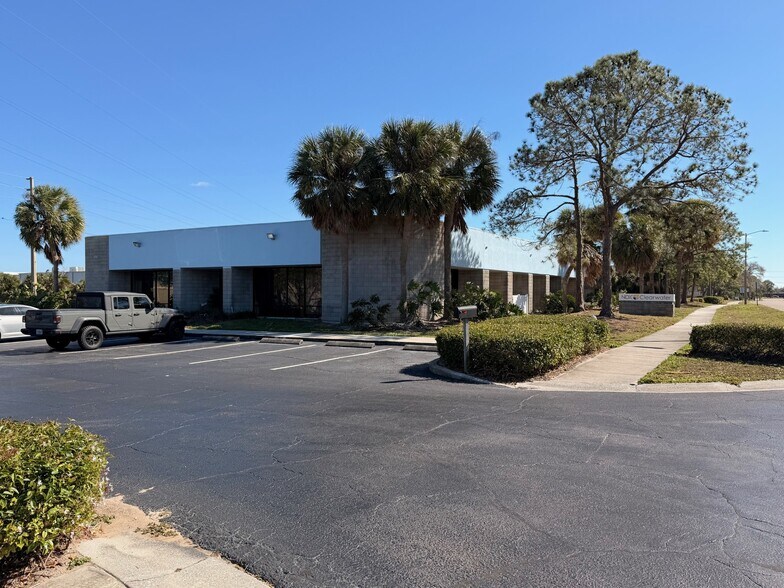 14333 58th St N, Clearwater, FL à vendre - Photo du bâtiment - Image 2 de 9