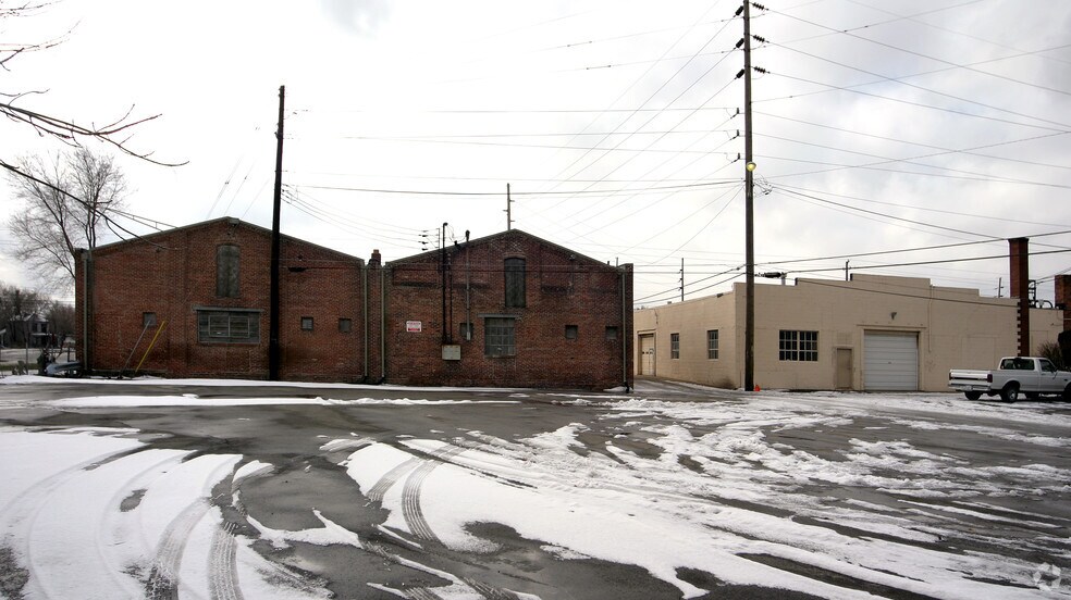 660 Virginia Ave, Indianapolis, IN à vendre - Photo du bâtiment - Image 3 de 23