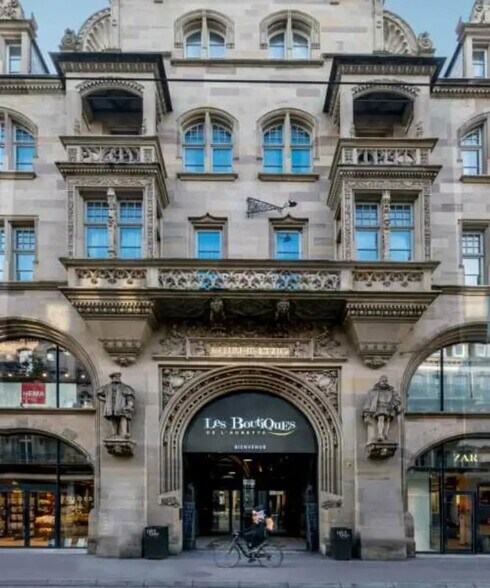 Retail in Strasbourg for lease - Building Photo - Image 1 of 6