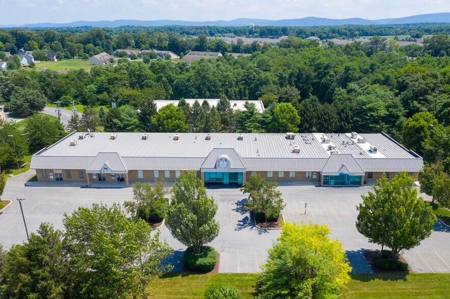 419 Village Dr, Carlisle, PA for sale - Building Photo - Image 3 of 3