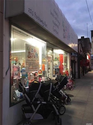 Plus de détails pour 205 Rockaway Ave, Valley Stream, NY - Commerce de détail à louer