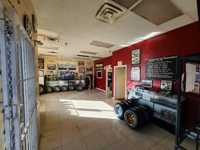4420 Arville St, Las Vegas, NV for lease Interior Photo- Image 2 of 7