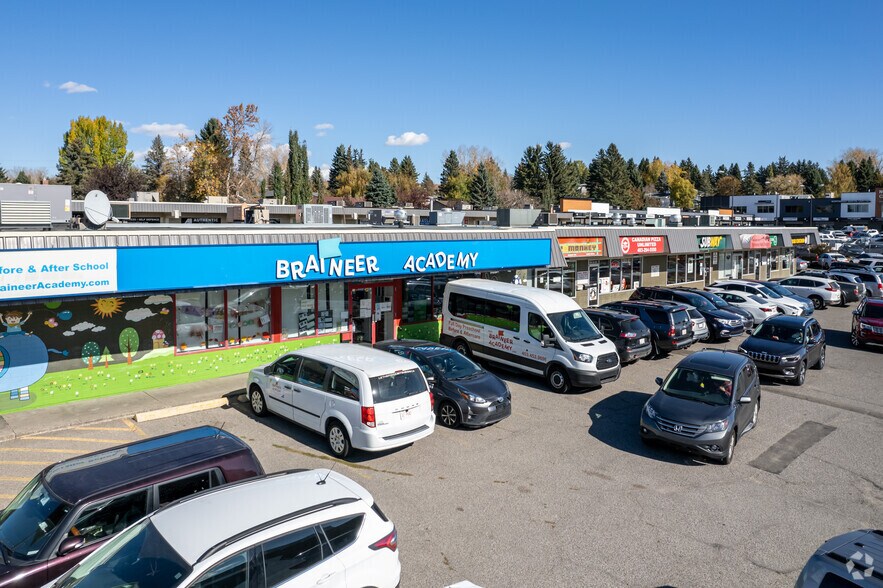 3616 52 Ave NW, Calgary, AB à vendre - Photo principale - Image 1 de 1