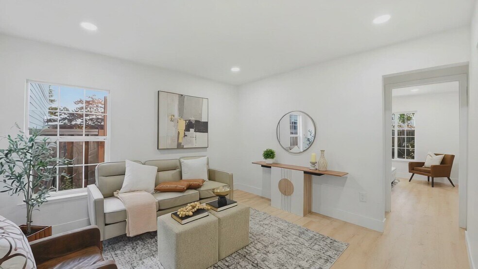 2115 University Ave, Mountain View, CA à vendre - Vidéo sur l’inscription commerciale - Image 2 de 39