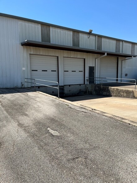2009 Hatfield Rd, Pearland, TX for lease - Building Photo - Image 3 of 12