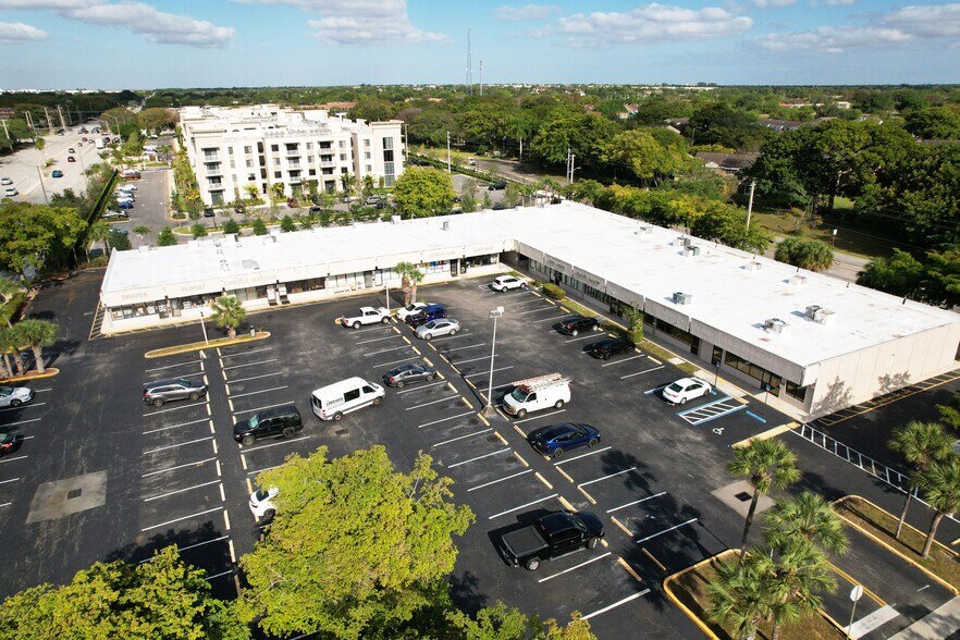 8401-8463 W McNab Rd, Tamarac, FL à louer - Aérien - Image 2 de 4