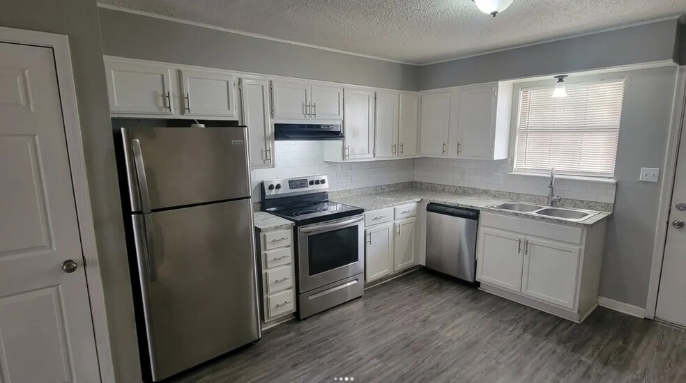 1800 Labette Manor Dr, Little Rock, AR à vendre - Photo du bâtiment - Image 2 de 33