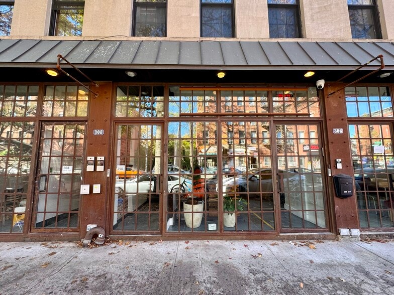 308 Malcolm X Blvd, Brooklyn, NY à louer - Photo du bâtiment - Image 2 de 8