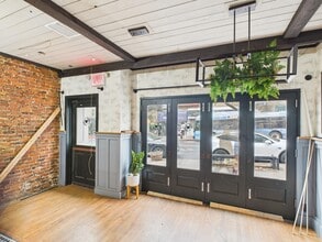 61-04 Woodside Ave, Woodside, NY à louer Photo intérieure- Image 2 de 12