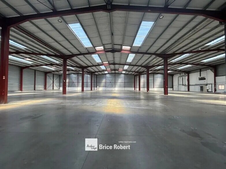 420 Rue De La Dombes, Miribel for lease - Interior Photo - Image 3 of 7