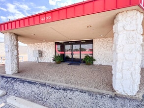 4200 N Midland Dr, Midland, TX for lease Interior Photo- Image 2 of 22