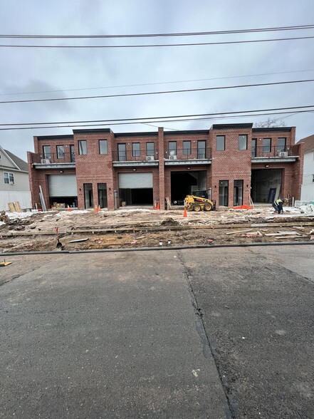 255 Van Buren St, Staten Island, NY for lease - Building Photo - Image 3 of 10