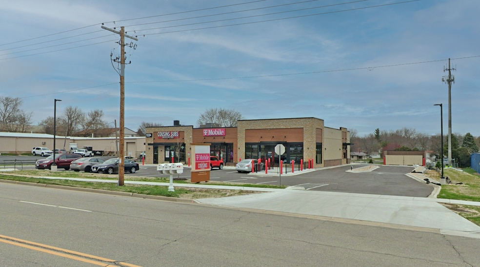 1424-1432 US Highway 51, Stoughton, WI for lease - Building Photo - Image 2 of 8