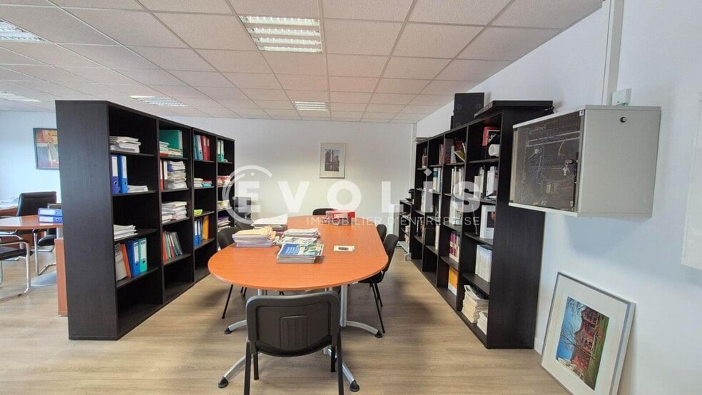 Office in Serris for lease - Interior Photo - Image 3 of 7