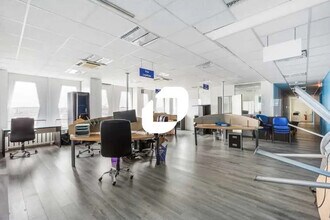 9 Avenue De L'Europe, Thiais for sale Interior Photo- Image 2 of 6