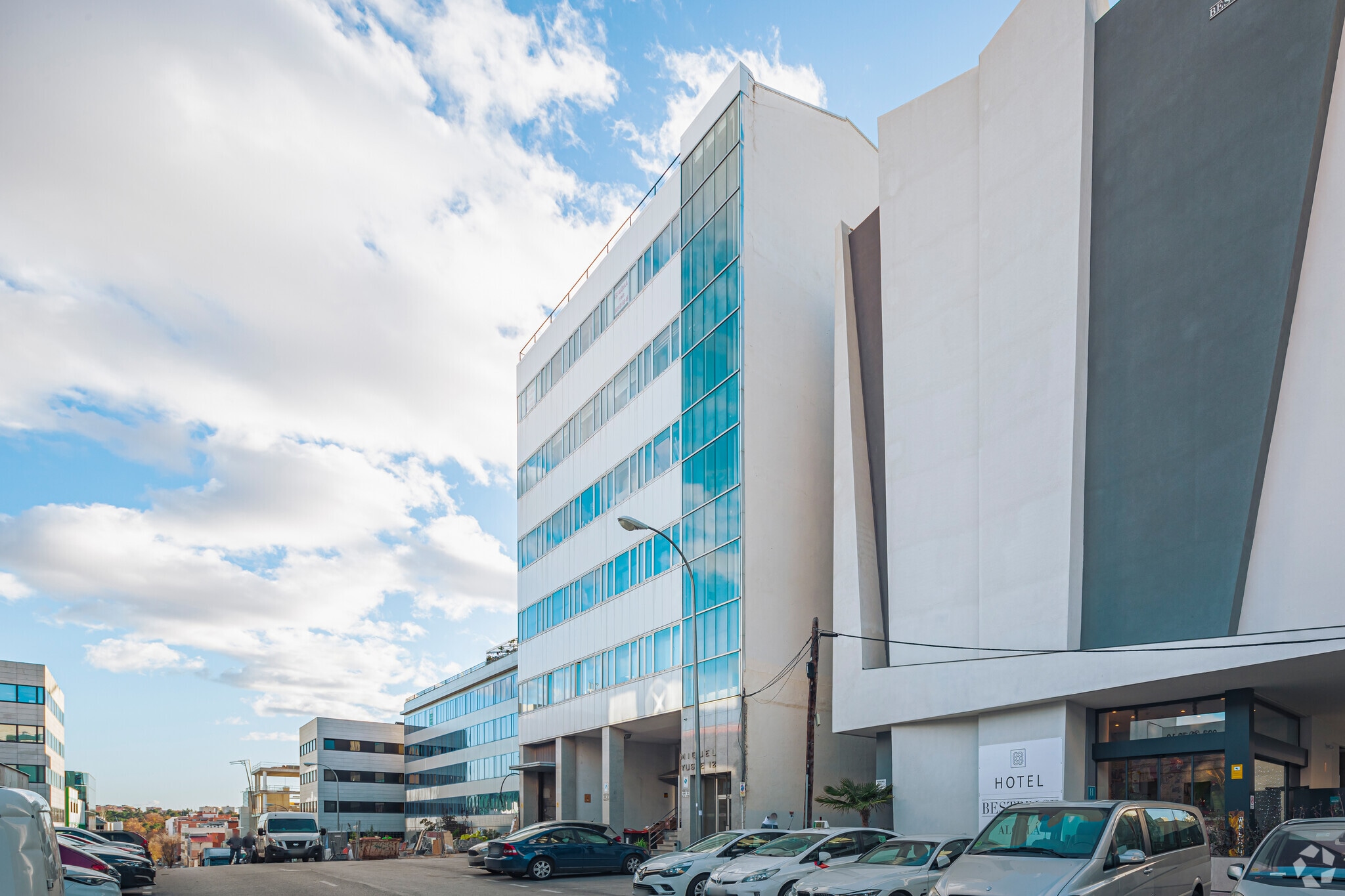 Calle Miguel Yuste, 12, Madrid, Madrid for lease Primary Photo- Image 1 of 5