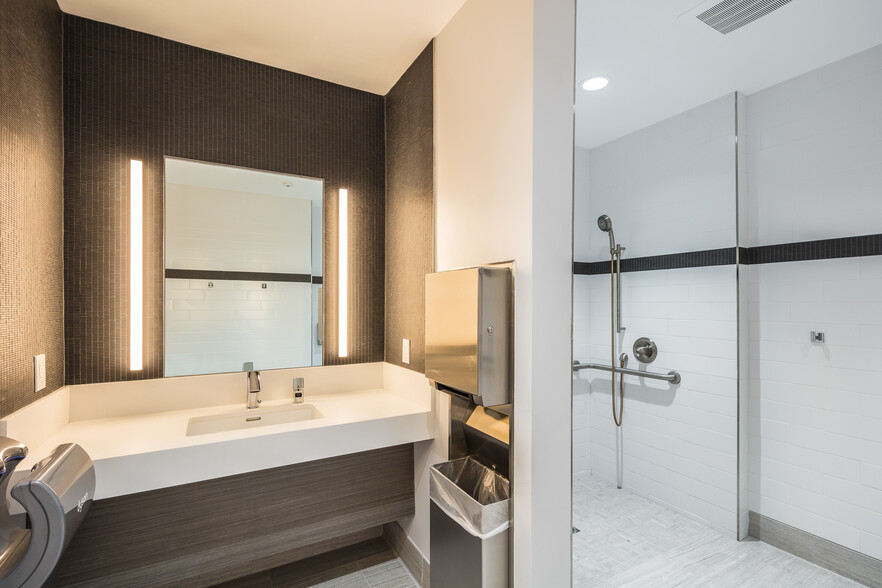 1975 W El Camino Real, Mountain View, CA for lease - Interior Photo - Image 1 of 13