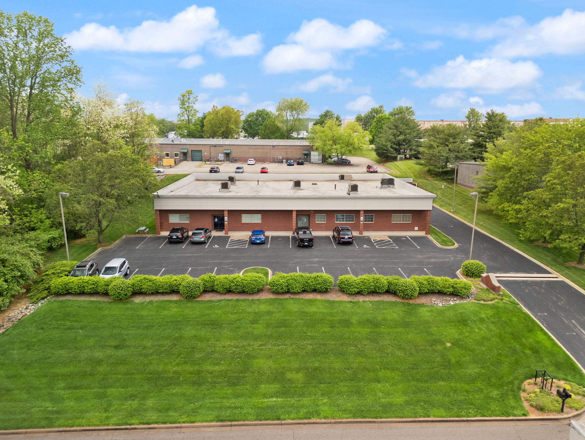 1860 Williamson Ct, Louisville, KY for lease Primary Photo- Image 1 of 49