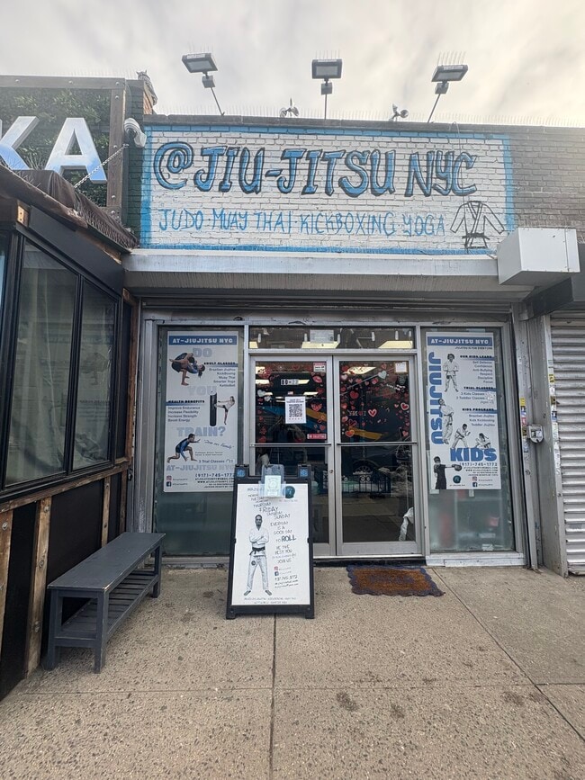 More details for 8022 Northern Blvd, Jackson Heights, NY - Retail for Lease