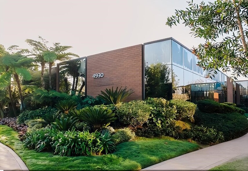 4930 Campus Dr, Newport Beach, CA for lease - Building Photo - Image 1 of 10