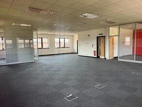 Wenman Rd, Thame for lease Building Photo- Image 1 of 4