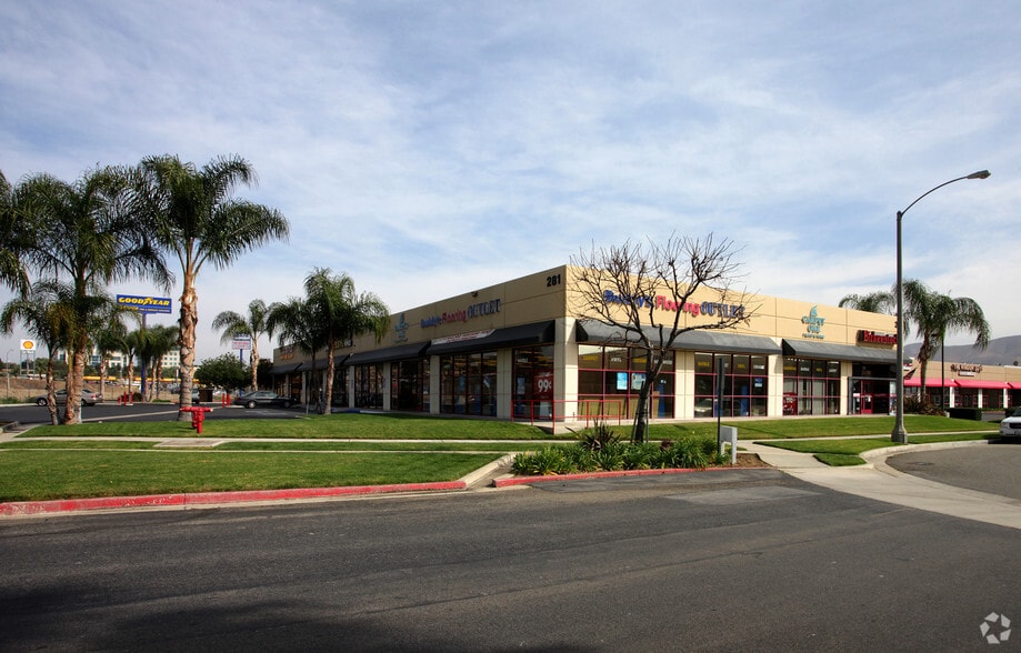 281 DuPont St, Corona, CA for lease - Building Photo - Image 1 of 6