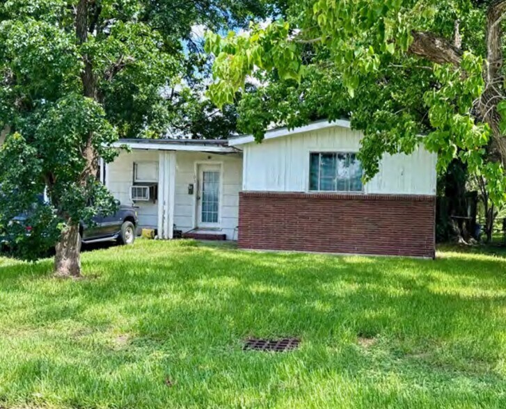 2013 Center St, Deer Park, TX à vendre - Photo du bâtiment - Image 3 de 4