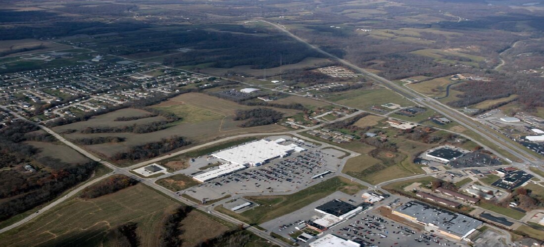 3650 Stardust Dr, Hannibal, MO for lease Building Photo- Image 1 of 3