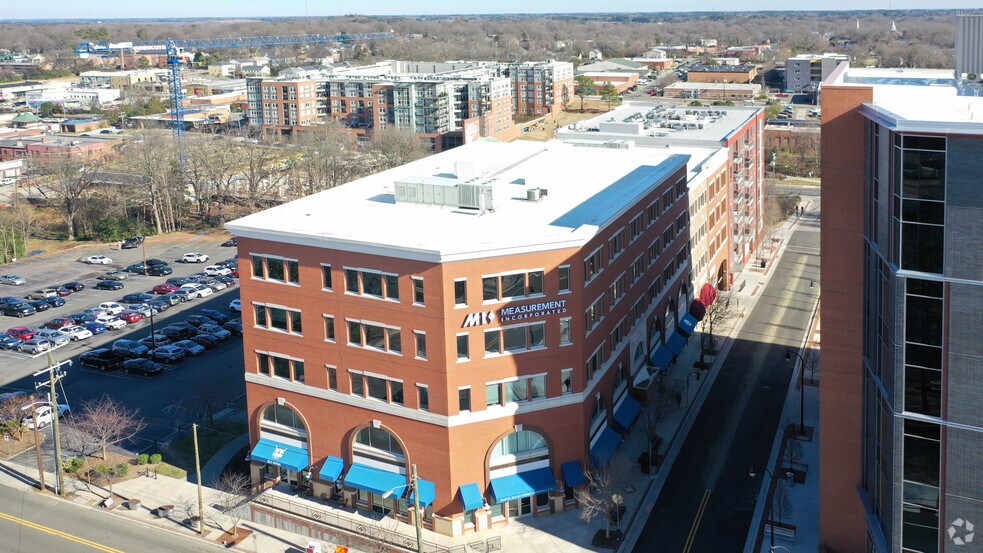 404 Hunt St, Durham, NC à louer - Photo du bâtiment - Image 2 de 4