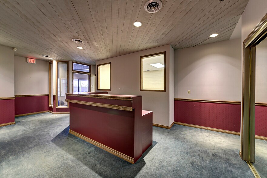 586 Leon Av, Kelowna, BC à louer - Photo du bâtiment - Image 2 de 16