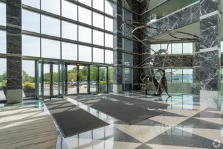 Plus de détails pour 1 Tower Ln, Oakbrook Terrace, IL - Bureau à louer