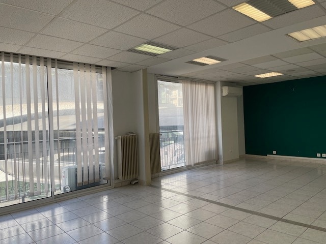 Bureau dans Marseille à louer - Photo du bâtiment - Image 3 de 4