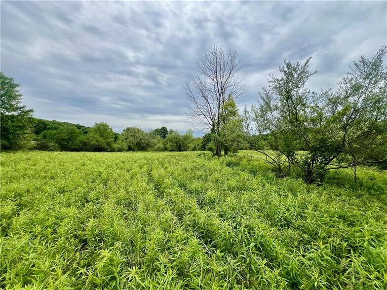 953 Perry Hwy, Harmony, PA à vendre - Photo du bâtiment - Image 2 de 7