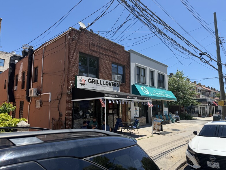 2417 Ditmars Blvd, Astoria, NY à louer - Photo du bâtiment - Image 2 de 13