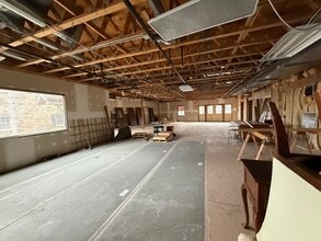 W62N248 Washington Ave, Cedarburg, WI à louer Photo intérieure- Image 2 de 4