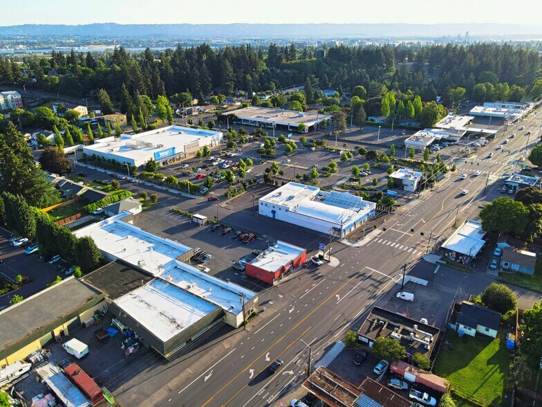 2825 E Fourth Plain Blvd, Vancouver, WA à louer - Photo du bâtiment - Image 3 de 22