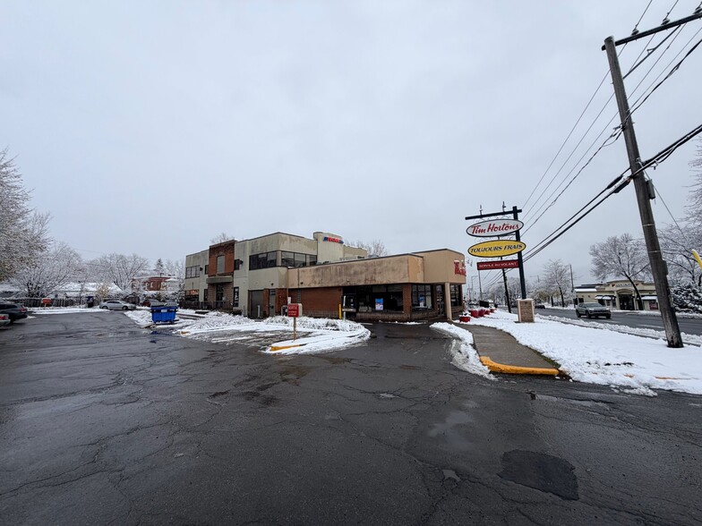 7700-7760 Boul Henri-Bourassa, Québec, QC for lease - Building Photo - Image 2 of 2