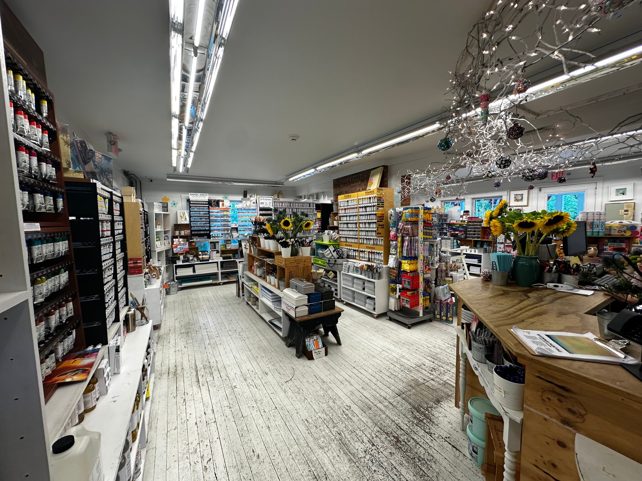 144 N Main St, East Hampton, NY for lease Interior Photo- Image 1 of 11