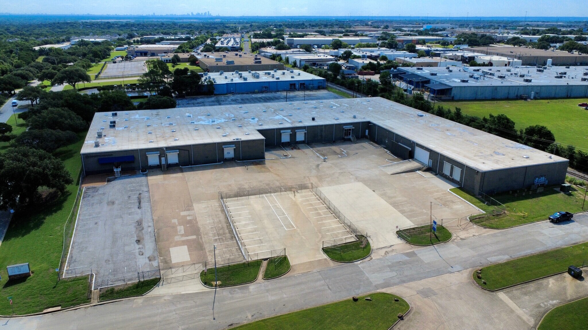 1170-1180 109th St, Grand Prairie, TX for lease Building Photo- Image 1 of 10
