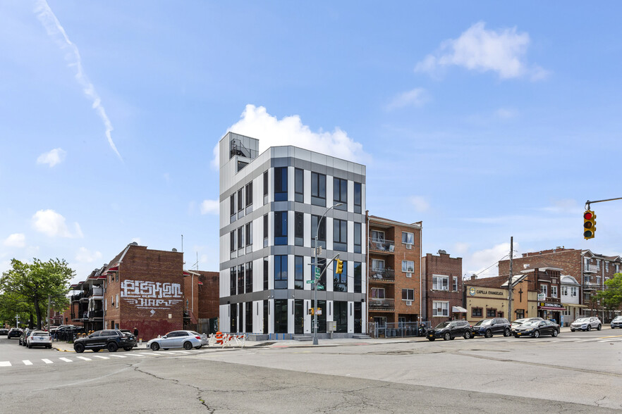 11072 Corona Ave, Flushing, NY for lease - Building Photo - Image 3 of 4