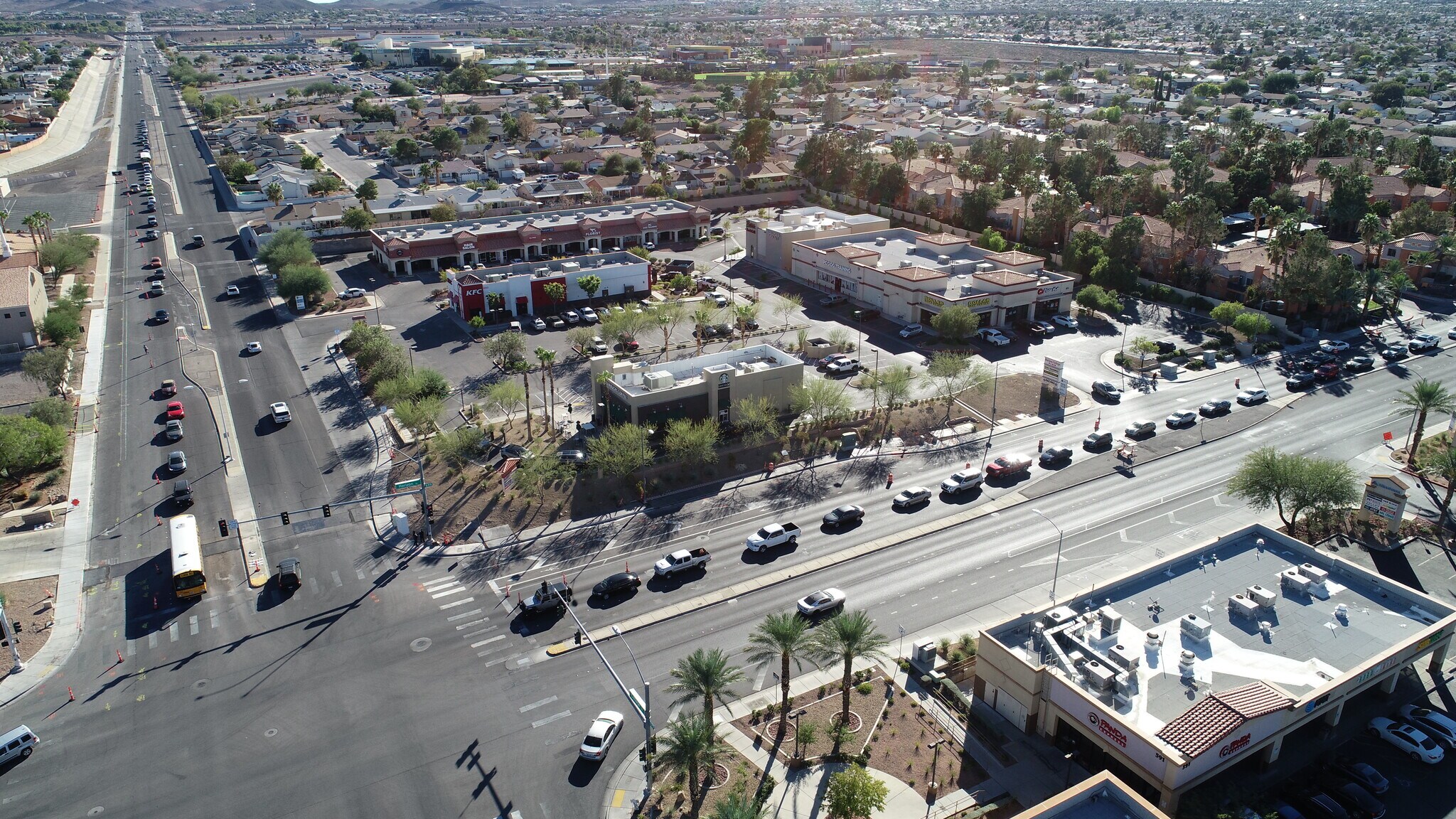 650 E Horizon Dr, Henderson, NV à louer Photo du bâtiment- Image 1 de 6