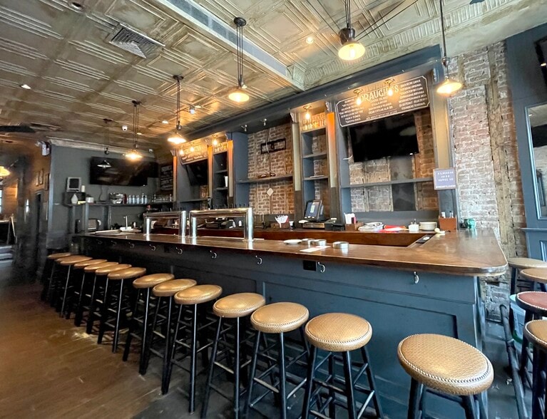 785 Ninth Ave, New York, NY for lease - Building Photo - Image 1 of 9