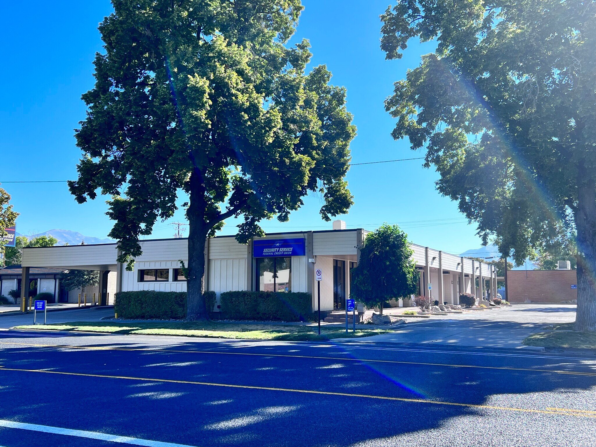 1467 S. Main St. portfolio of 2 properties for sale on LoopNet.ca Building Photo- Image 1 of 8