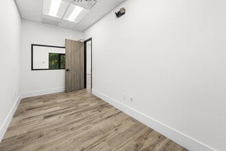 2750 NE 185th St, Aventura, FL à louer Photo intérieure- Image 2 de 15