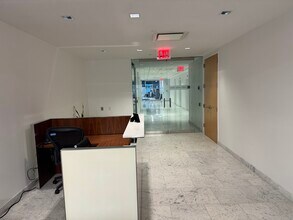 777 Third Ave, New York, NY à louer Photo intérieure- Image 2 de 12