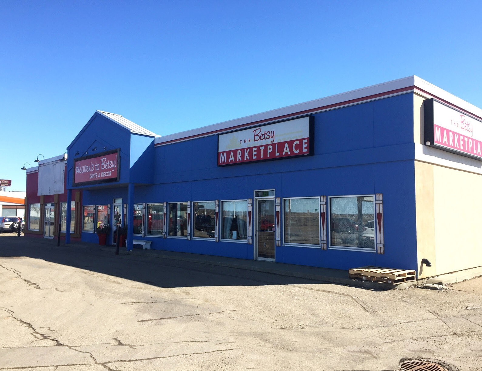 45 Superior St, Devon, AB for sale Primary Photo- Image 1 of 1