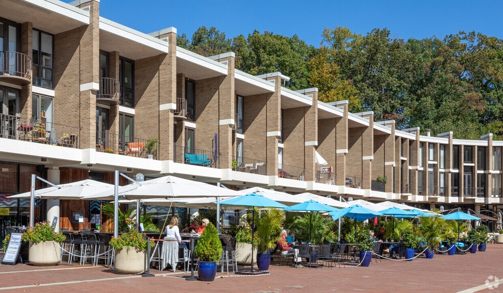 1635 Washington Plz, Reston, VA for lease - Building Photo - Image 3 of 28