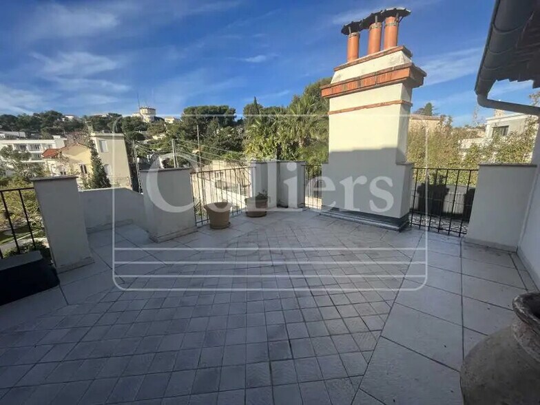 Bureau dans Marseille à louer - Photo du bâtiment - Image 2 de 22